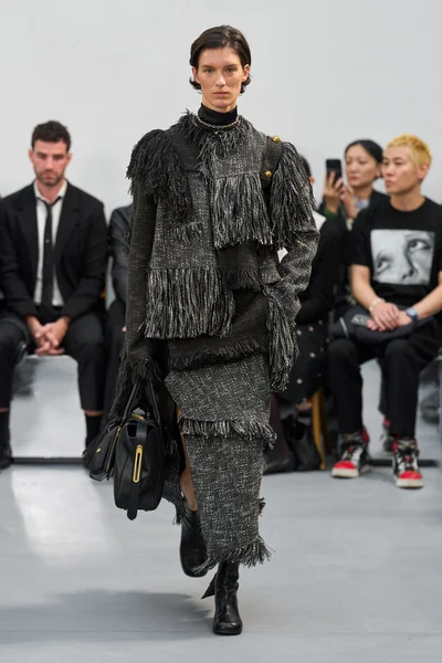 Look 33